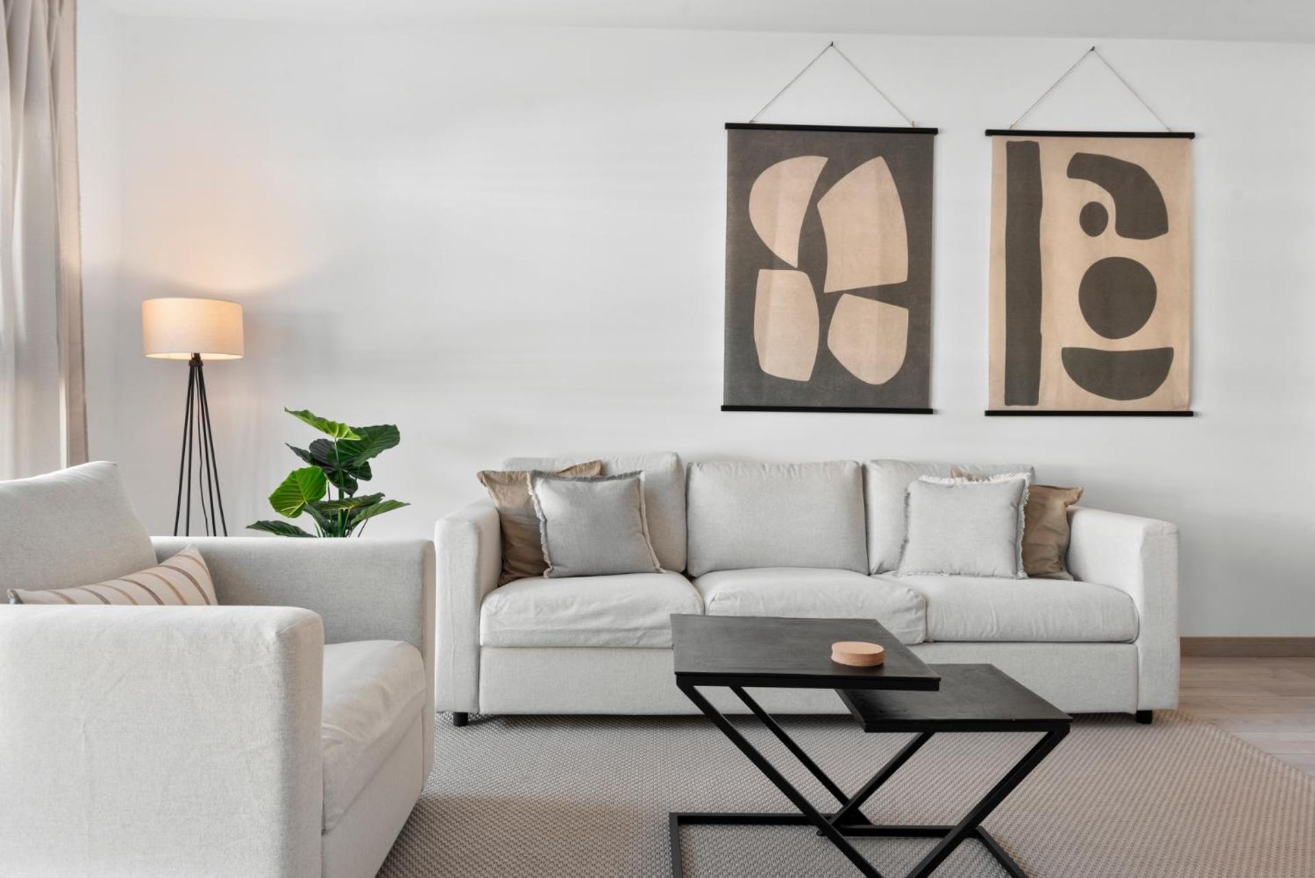 Beautiful 2-Bedroom Apartment Near Center And Beach เอสเตโปนา ภายนอก รูปภาพ