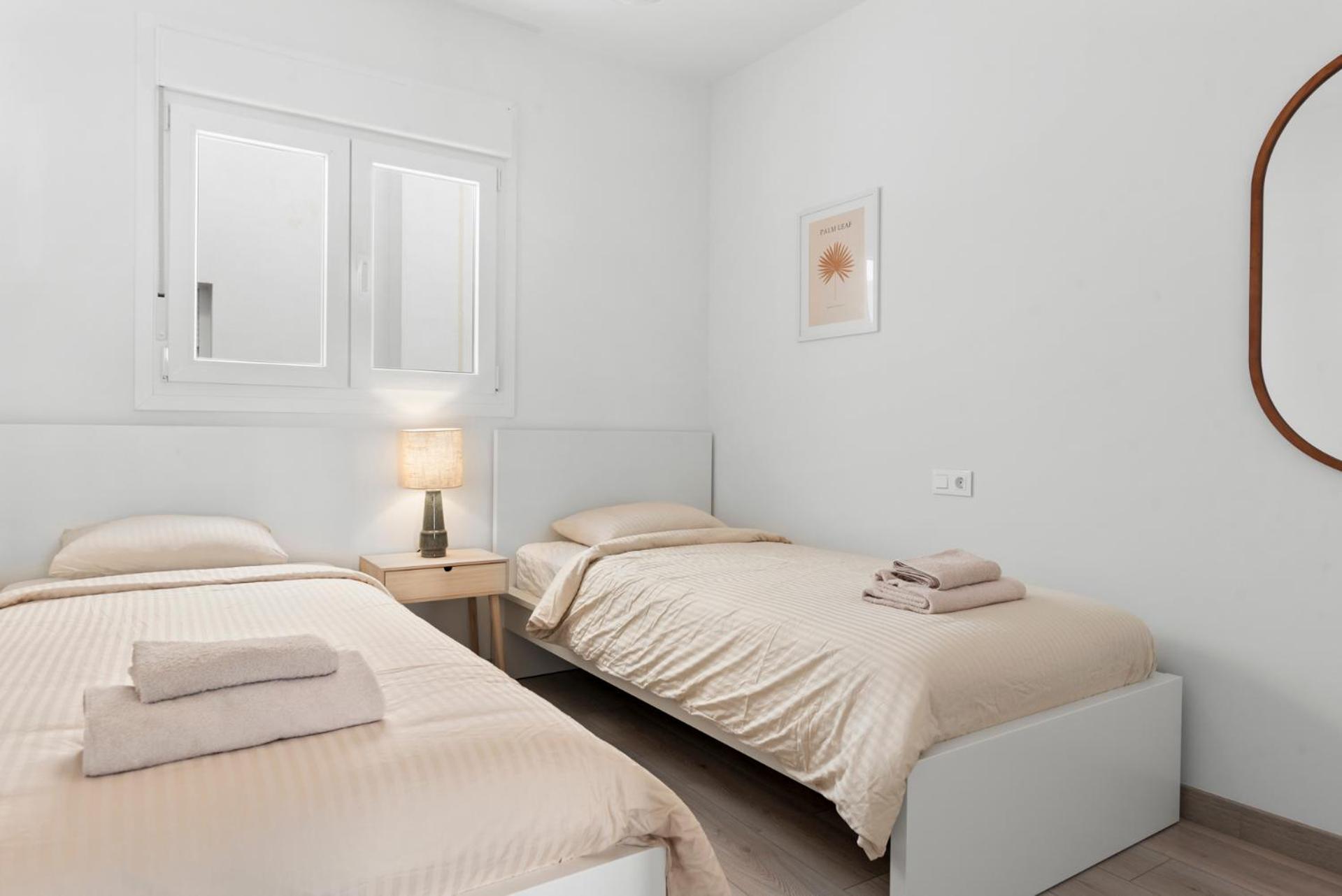 Beautiful 2-Bedroom Apartment Near Center And Beach เอสเตโปนา ภายนอก รูปภาพ