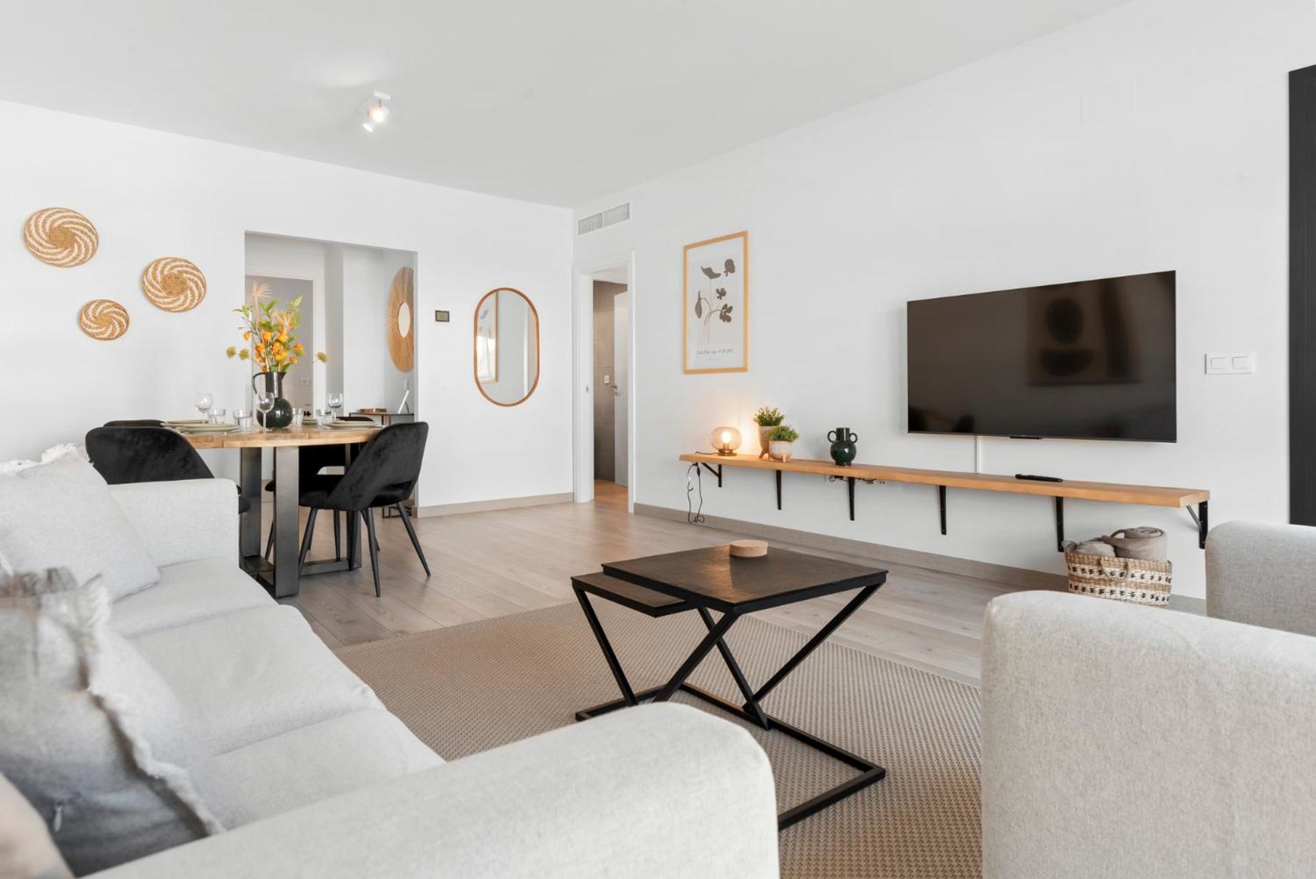 Beautiful 2-Bedroom Apartment Near Center And Beach เอสเตโปนา ภายนอก รูปภาพ