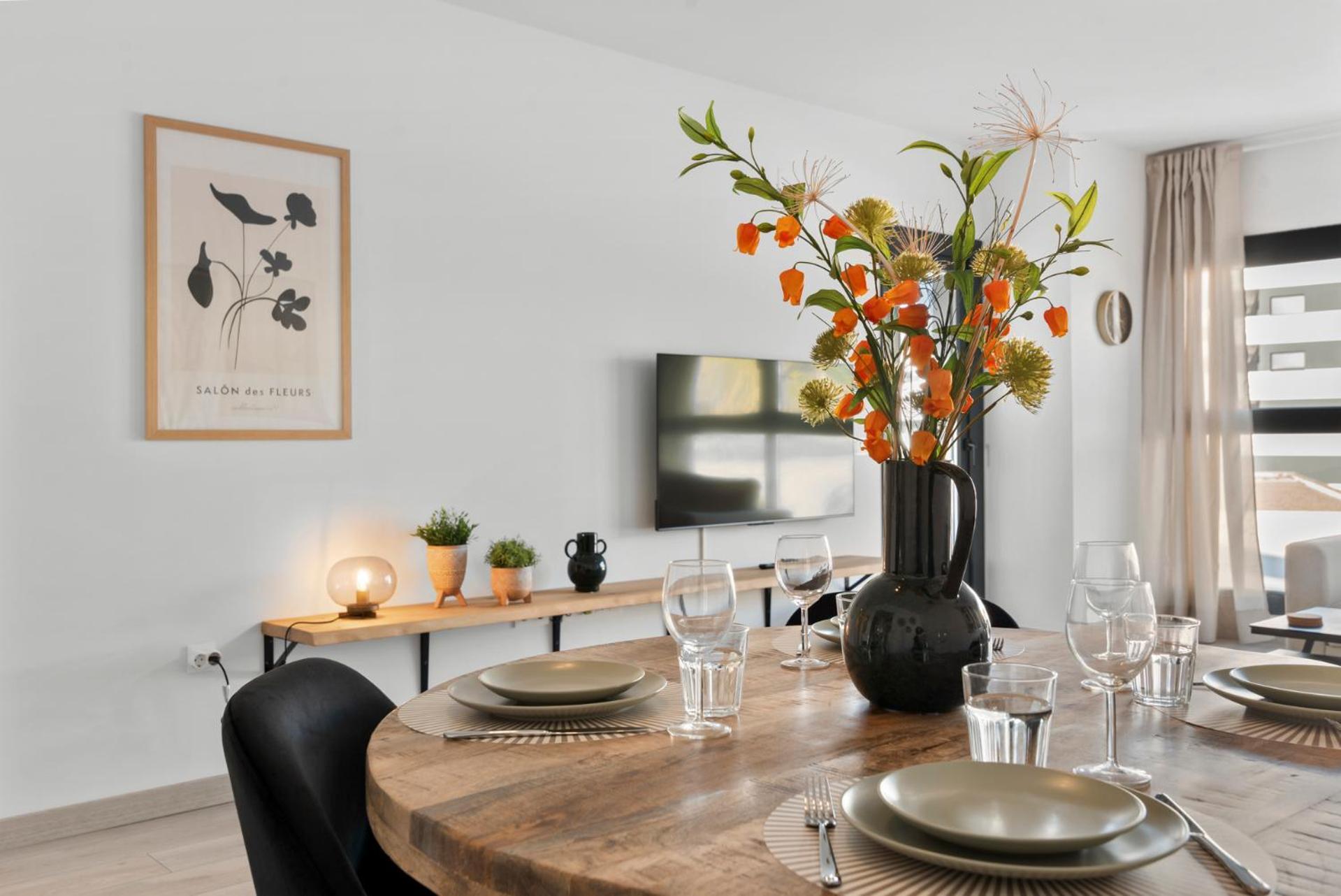 Beautiful 2-Bedroom Apartment Near Center And Beach เอสเตโปนา ภายนอก รูปภาพ