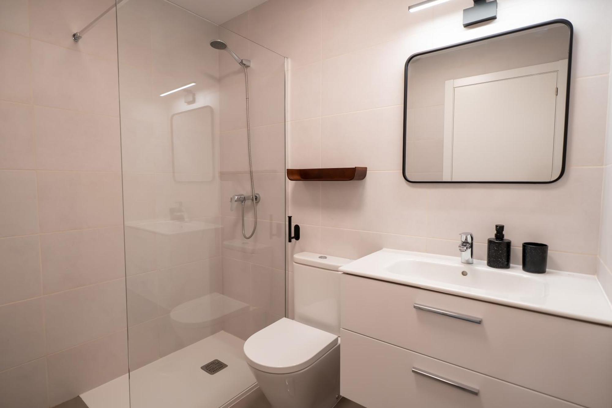 Beautiful 2-Bedroom Apartment Near Center And Beach เอสเตโปนา ภายนอก รูปภาพ