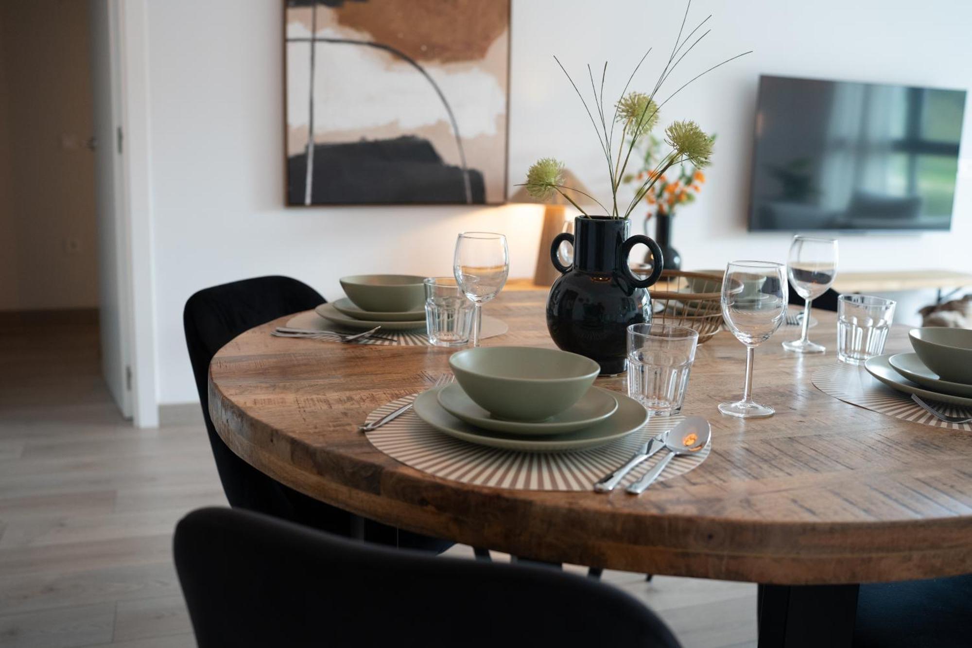Beautiful 2-Bedroom Apartment Near Center And Beach เอสเตโปนา ภายนอก รูปภาพ